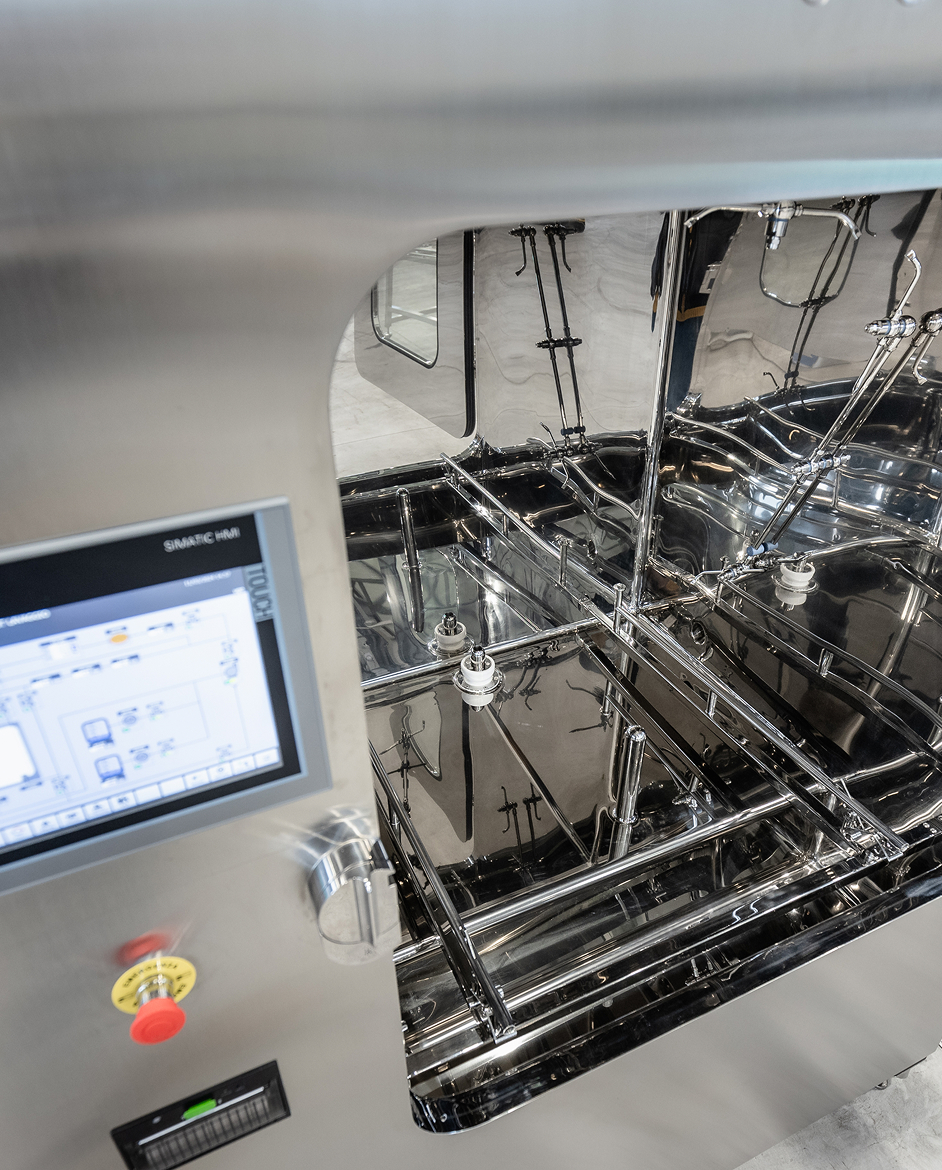 Sistema di lavaggio dinamico con ugelli e bracci rotanti